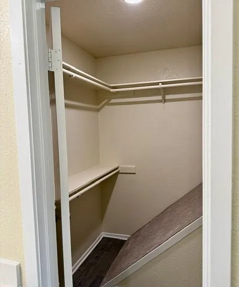 1500 Summer Creek Dr — Photo 13