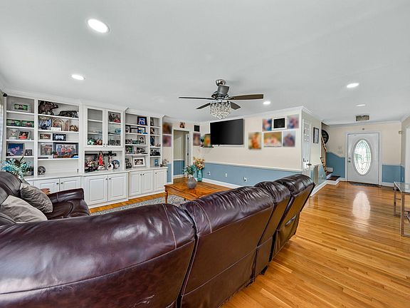5th image of 1663 Hayes Rd