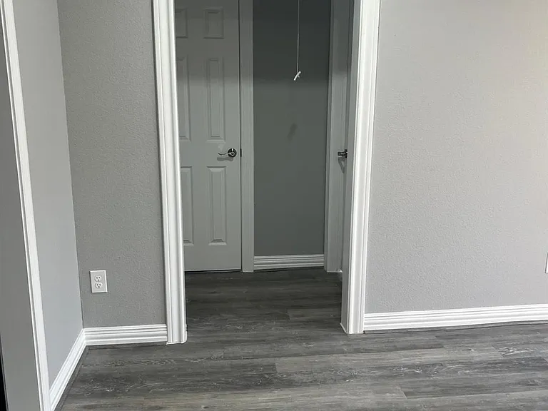 4011 Delano St #4 — Photo 11