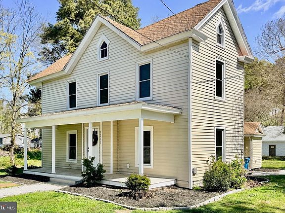4th image of 3231 Lawsonia Rd
