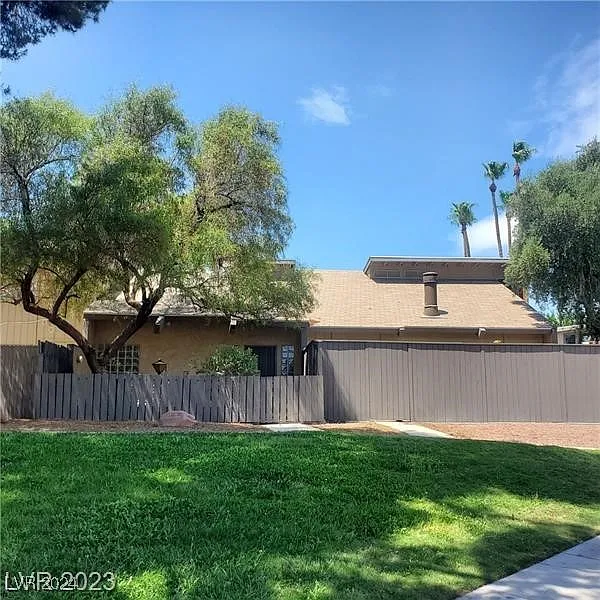 1 bed, 924 sqft, $1,800 — Photo 2