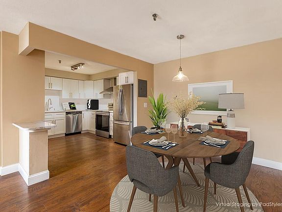 5th image of 209-376 Ocean Ave Unit 209
