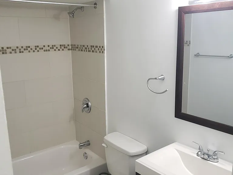 4119 Mission Rd #8 — Photo 3