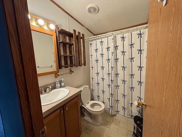 834 Michigan Ave — Photo 8