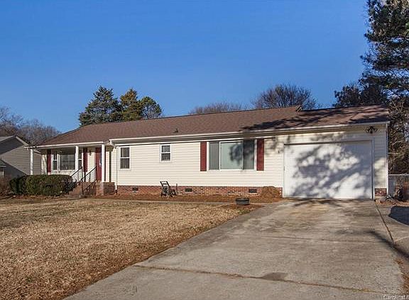 3rd image of 8525 Williamsburg Cres