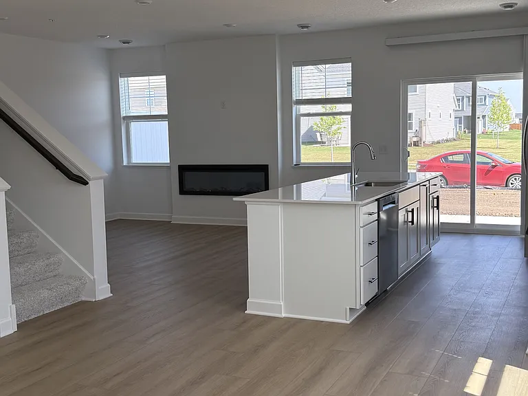 1071 Anmeadle Row — Photo 3