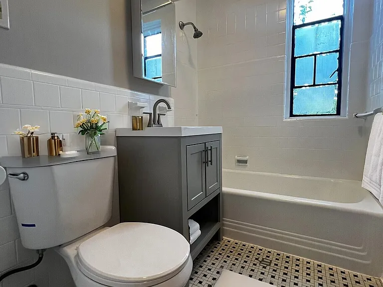 115 Longwood Ave #2 — Photo 9