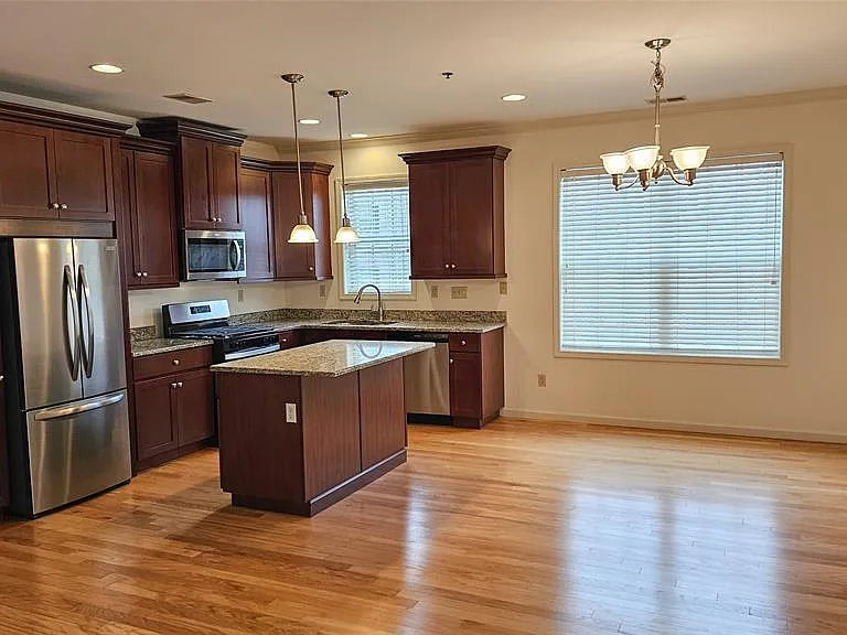 105 Canter Ct — Photo 12