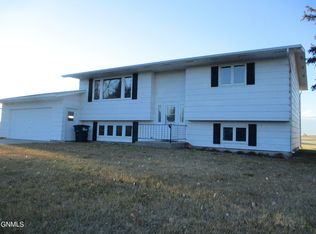 544 Jefferson Dr, Turtle Lake, ND 58575