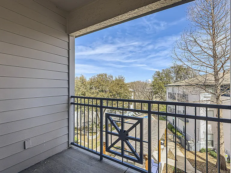 Rise Highland Park — Photo 22