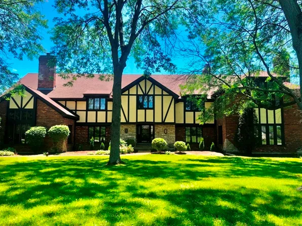 1S241 Flanders Ln, Winfield, IL 60190