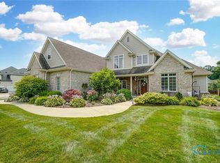 4328 Pine Ridge Cir, Monclova, OH 43542