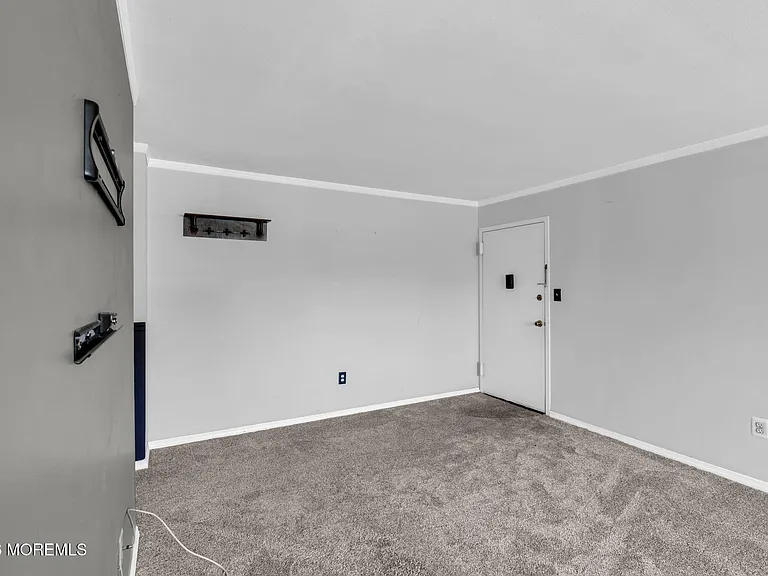 60 Manchester Ct #A — Photo 4