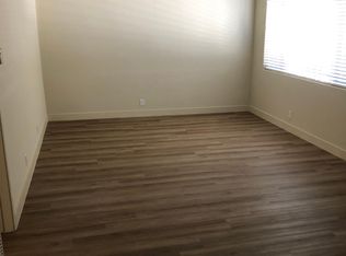 3121 Foothill Blvd, La Crescenta, CA 91214