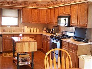 3rd image of 963 Regents Park Dr