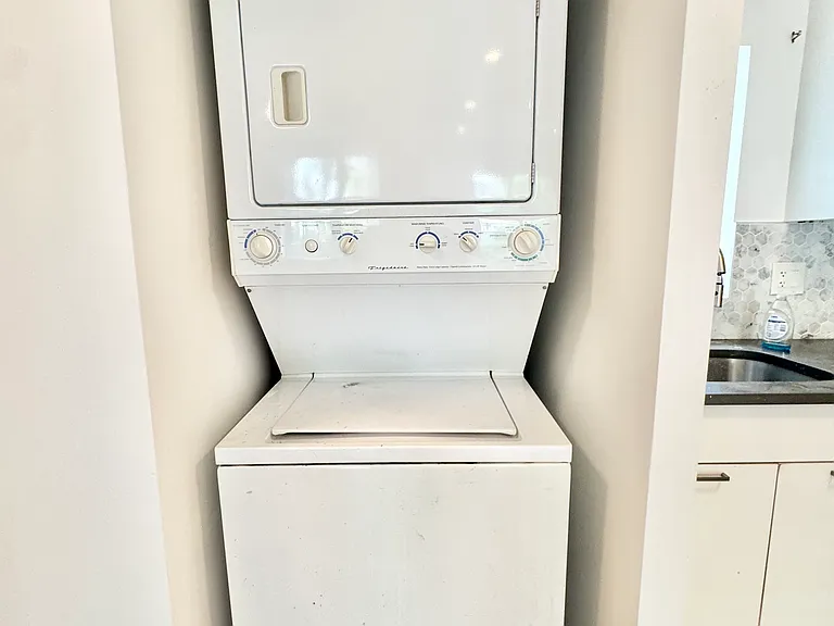 2015 Homecrest Ave #2B — Photo 9