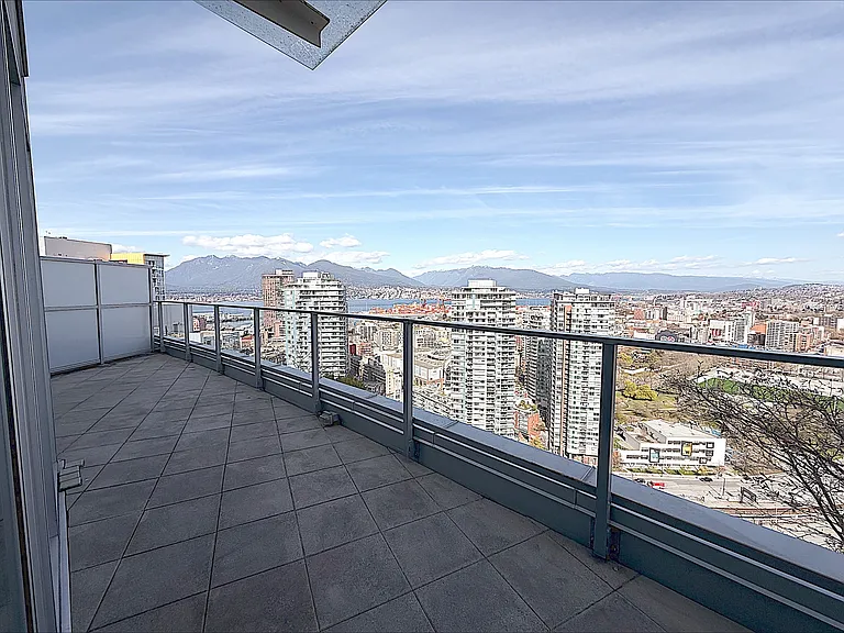 97 W Georgia St #2502 — Photo 8