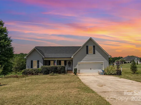 409 Delview Dr, Cherryville, NC 28021