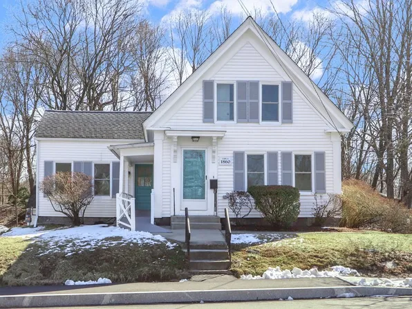 110 Union St, Holliston, MA 01746