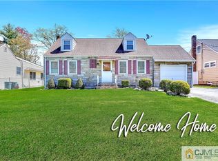 61 Longfellow Dr, Colonia, NJ
