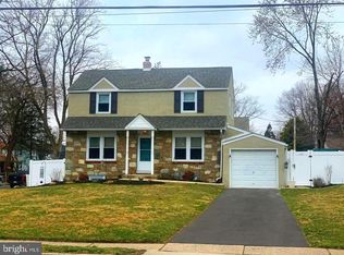413 N Warminster Rd, Hatboro, PA 19040