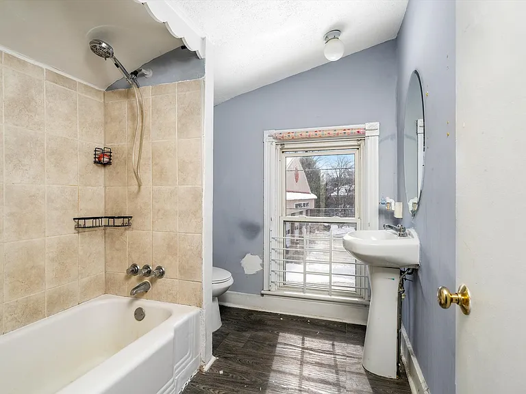 8 S Greenwood Ave — Photo 8