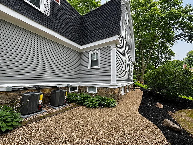 247 Hale St #2 — Photo 33