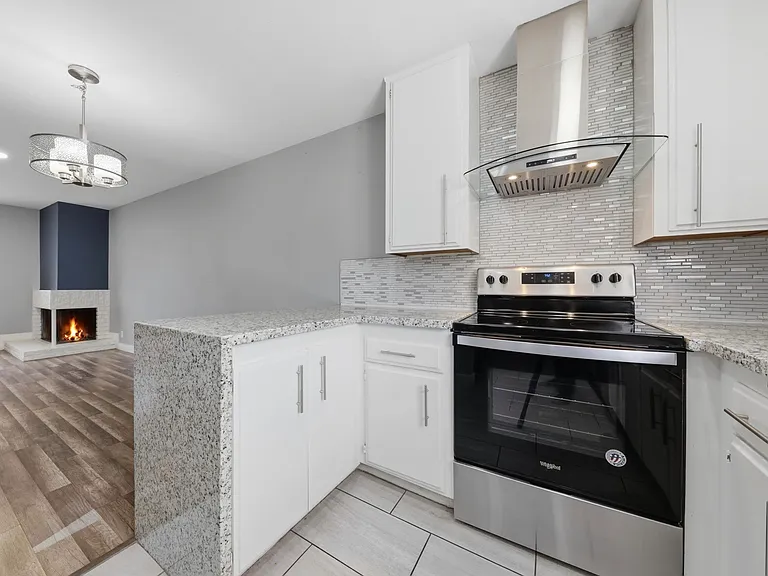 248 Greenbriar Townhouse Way — Photo 6
