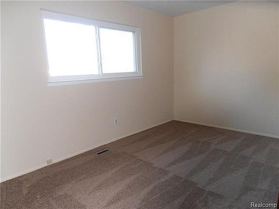 5th image of 2161 Bacon Ave