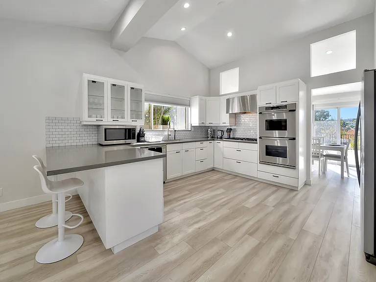 5565 Ostin Ave — Photo 21