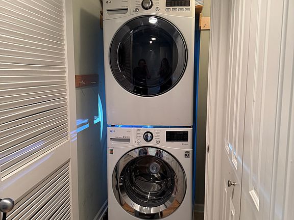 5th image of 2272 S Archer Ave Unit 5G