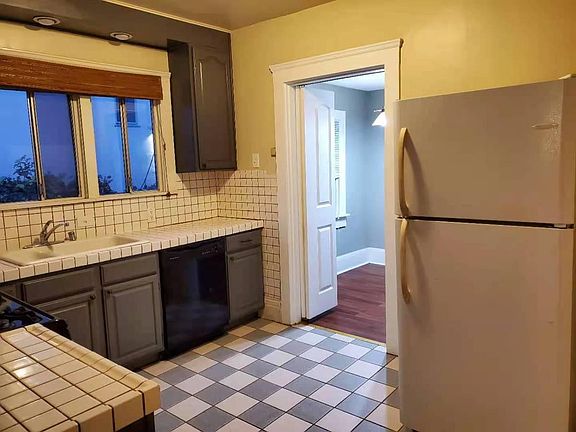 5th image of 515 Wesley Ave