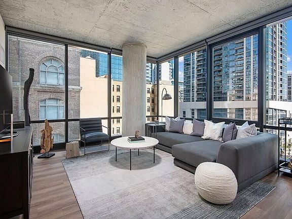 3rd image of 1132 S Wabash Ave #1511