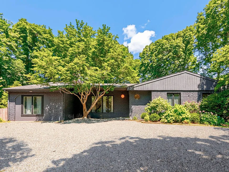 2 South Dr