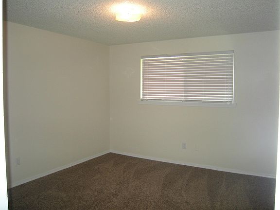 4th image of 6916 NE 137th Ave APT A