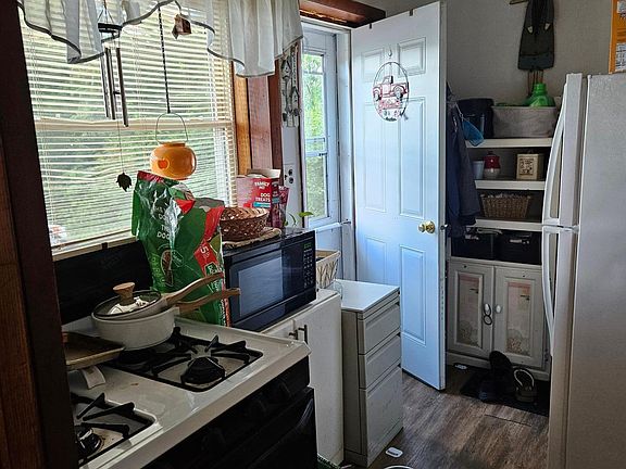 5th image of 411 5th St