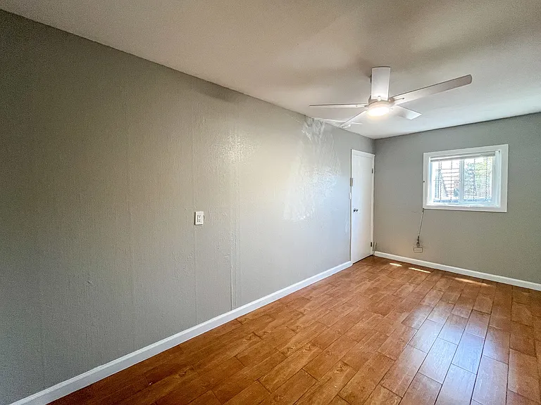 11303 S Lemoli Ave — Photo 11