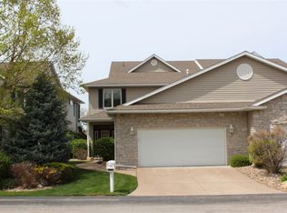 21 Villa Dr, Hampton, IL