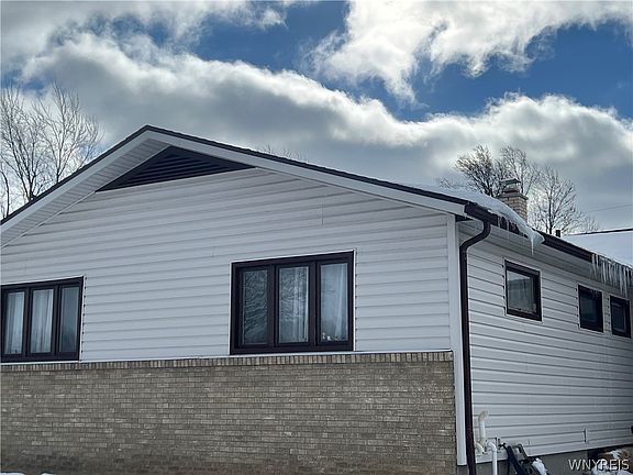 2nd image of 3 Newgate Rd