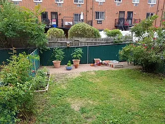 Rented by R New York