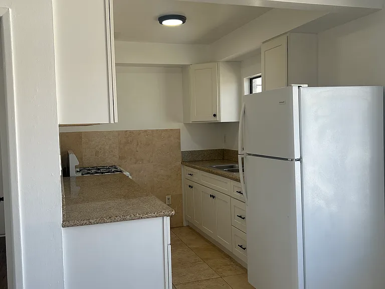 1622 W El Segundo Blvd #2 — Photo 3