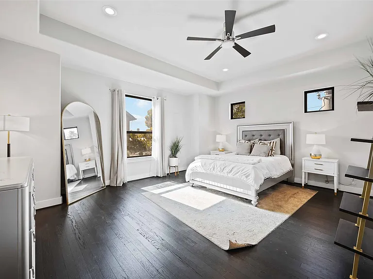 4235 Allen St — Photo 13