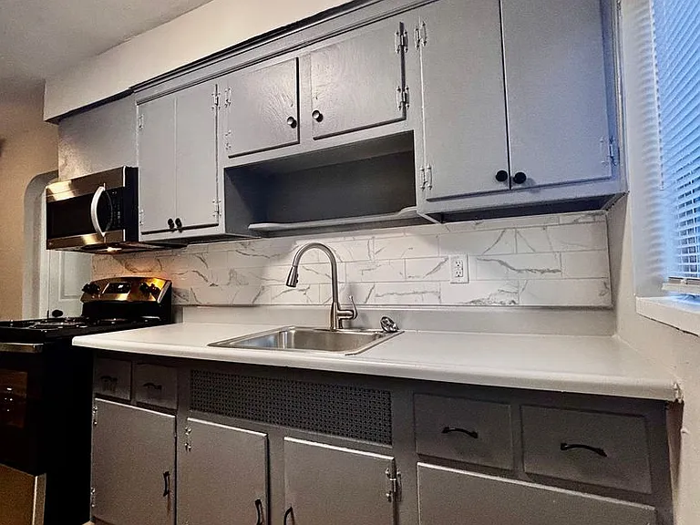 555 Hadley Avenue — Photo 10