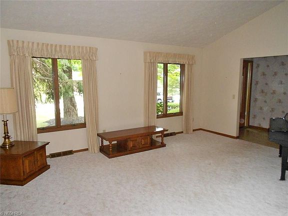 2nd image of 35060 Aspenwood Ln
