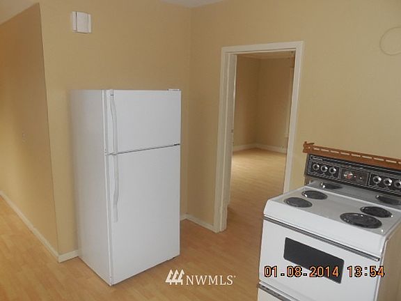 3rd image of 3616 Norton Avenue