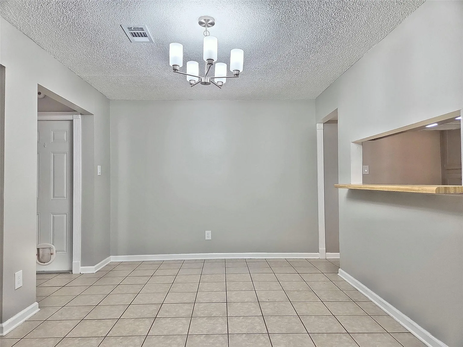 3 bed, 2.0 bath, 1579 sqft, $2,150 — Photo 2
