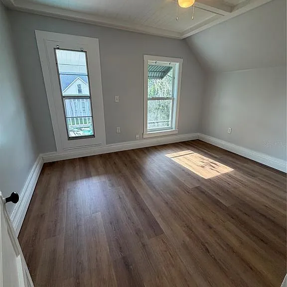 118 N Beaumont Ave — Photo 27