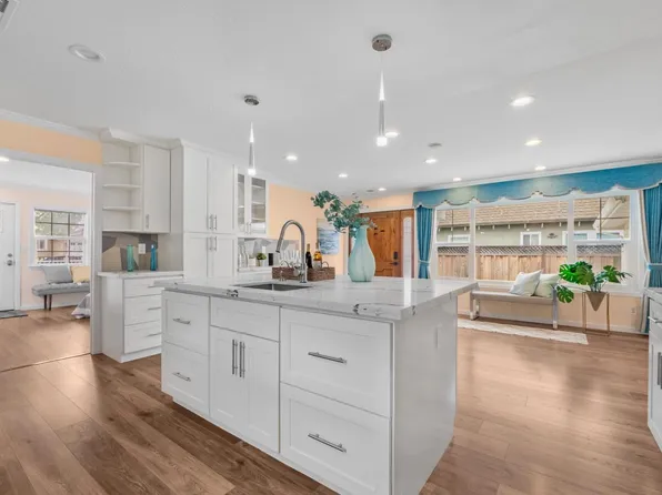 983 Smith Ave, Campbell, CA 95008