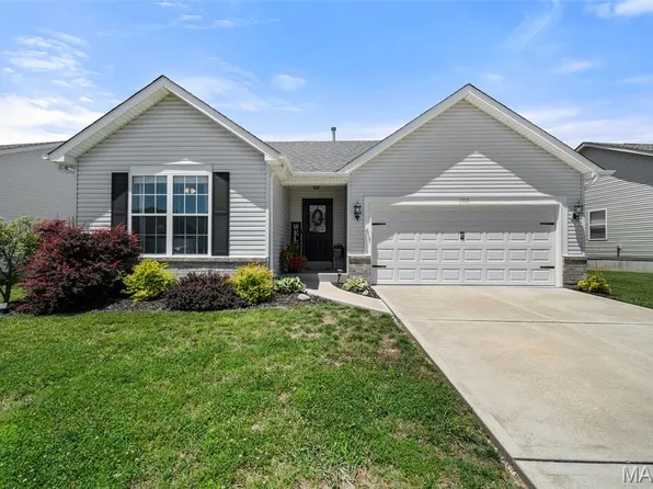 1713 Westlake Cir, Pacific, MO 63069