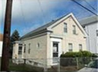 15 Allen St, Fall River, MA 02724
